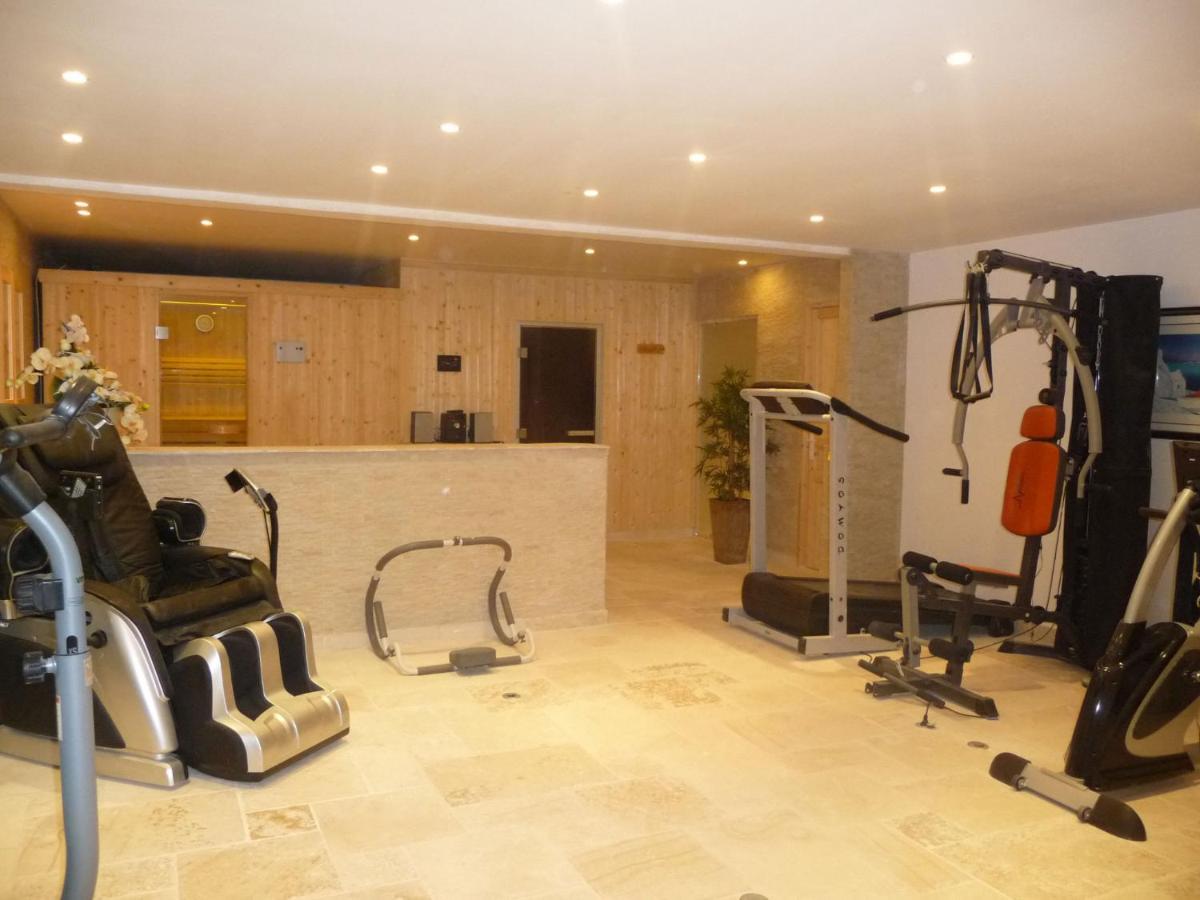 Suites de Prestige JACUZZI SAUNA HAMMAM PISCINE Mougins Cannes Grasse Eksteriør billede